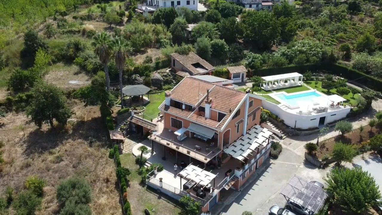 Villa Zufro Вибо Валентия Екстериор снимка
